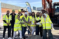Första spadtaget för Ungas mötesplats på Sportcentrum