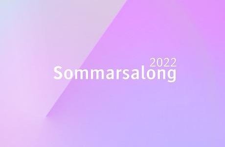 Texten Sommarsalong 2022 på en tonad lila och rosa bakgrund.