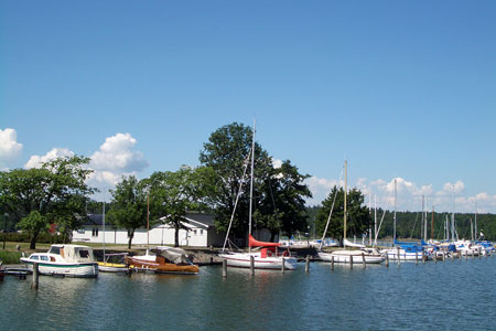 Båtar i Hamnkanalen i Vänersborg.