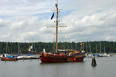 De boeier Christine af Bro, die op de boeierwerf in Kristinehamn werd gebouwd en in 2002 te water werd gelaten.