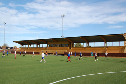 Fotbollsmatch på Vänersvallen Nord.