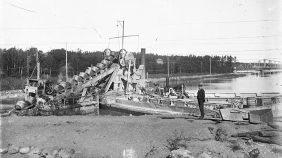 Muddringsarbete vid nya trafikkanalen ca 1916
